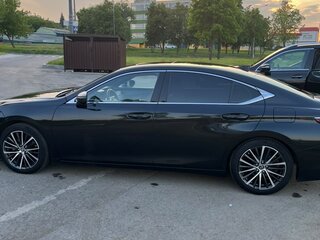 2022 Lexus ES 250 VII Рестайлинг, чёрный, 3520000 рублей, вид 5