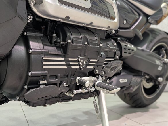 2020 Triumph Rocket III, чёрный, 3900000 рублей - вид 21