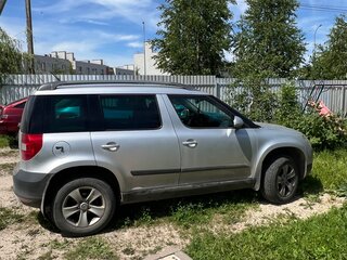 2013 Skoda Yeti I, серебристый, 850000 рублей, вид 3