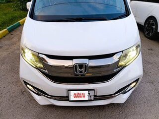 2016 Honda Stepwgn Spada V, белый, 2300000 рублей, вид 4