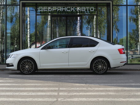 2018 Skoda Octavia III (A7) Рестайлинг, белый, 2490000 рублей, вид 2
