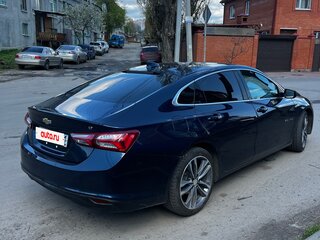 2020 Chevrolet Malibu IX Рестайлинг, синий, 1390000 рублей, вид 5