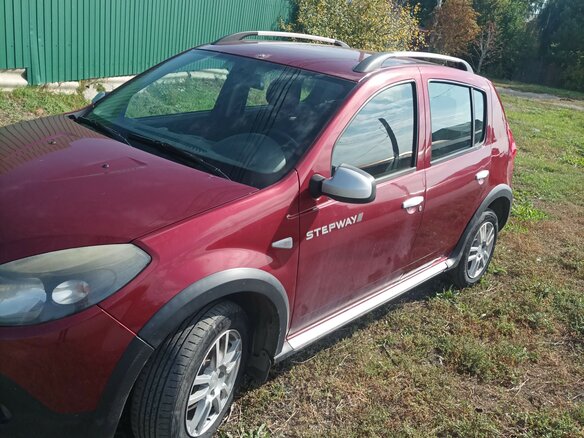 2012 Renault Sandero I, красный, 640000 рублей - вид 3