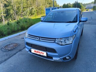 2014 Mitsubishi Outlander PHEV III Рестайлинг, голубой, 1700000 рублей, вид 1