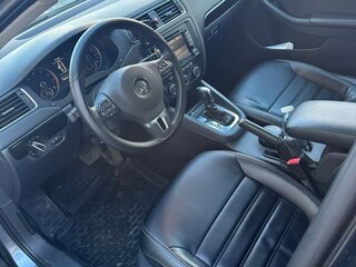 2012 Volkswagen Jetta VI, чёрный, 1350000 рублей, вид 2