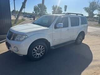 2011 Nissan Pathfinder III Рестайлинг, белый, 1600000 рублей, вид 1