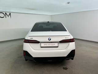 2024 BMW 5 серии 530i xDrive VIII (G60/G61/G68), белый, 8250000 рублей, вид 4