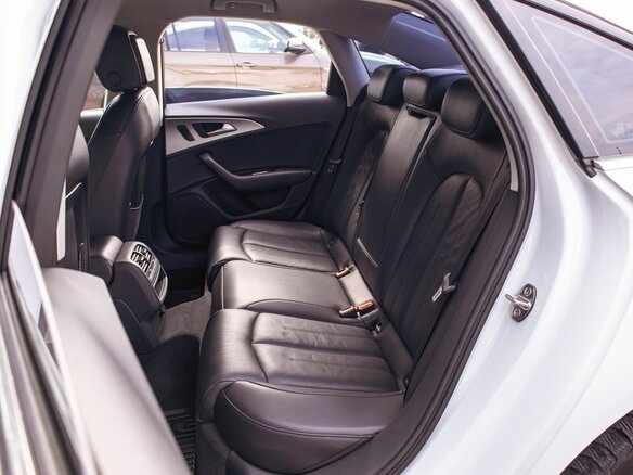 2018 Audi A6 IV (C7) Рестайлинг, белый, 1955000 рублей - вид 12