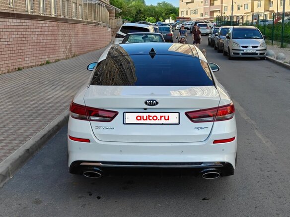 2019 Kia Optima IV Рестайлинг, белый, 2150000 рублей - вид 9