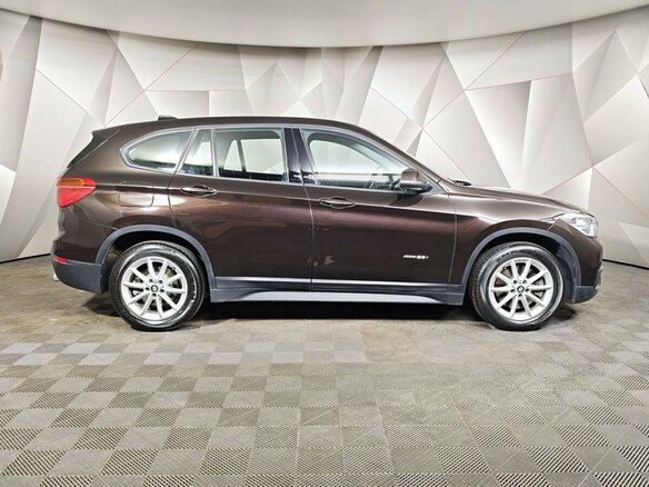 2017 BMW X1 20i xDrive II (F48), коричневый, 2285150 рублей - вид 5