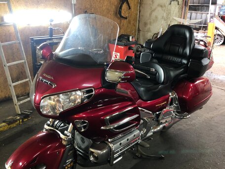 2010 Honda GL 1800 Gold Wing, пурпурный, 870000 рублей, вид 4