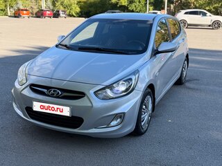 2011 Hyundai Solaris I, серебристый, 575000 рублей, вид 1