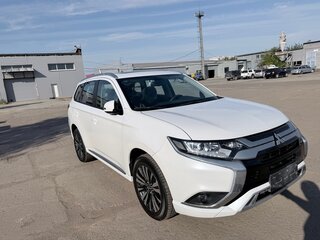 2022 Mitsubishi Outlander III Рестайлинг 3, белый, 3100000 рублей, вид 4