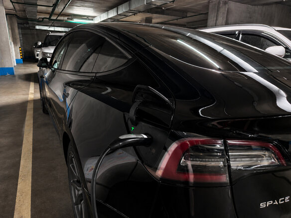 2019 Tesla Model 3 Long Range I, чёрный, 3100000 рублей - вид 12
