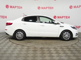 2017 Kia Rio III Рестайлинг, белый, 869000 рублей, вид 4