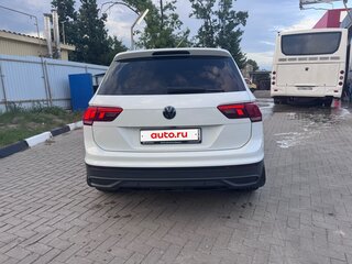 2021 Volkswagen Tiguan II Рестайлинг, белый, 2280000 рублей, вид 4