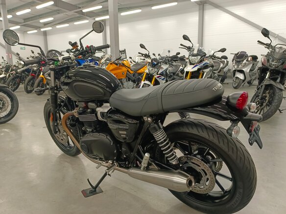2023 Triumph Speed Twin, чёрный, 930000 рублей - вид 5