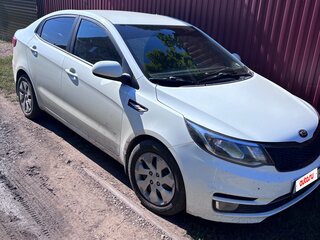 2017 Kia Rio III Рестайлинг, белый, 1200000 рублей, вид 2
