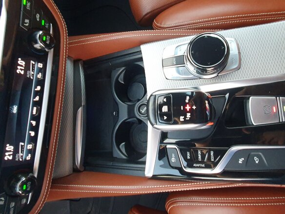 2017 BMW 5 серии 530d xDrive VII (G30/G31/G38), синий, 3350000 рублей - вид 9
