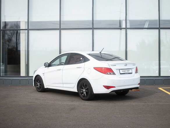2014 Hyundai Solaris I Рестайлинг, белый, 580000 рублей - вид 5