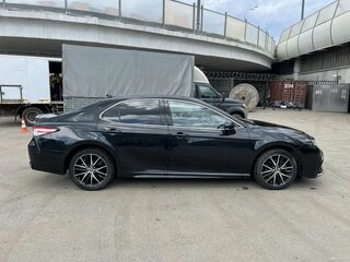 2022 Toyota Camry VIII (XV70) Рестайлинг, чёрный, 3550000 рублей, вид 4