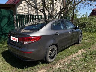 2015 Kia Rio III Рестайлинг, серый, 1010000 рублей, вид 3