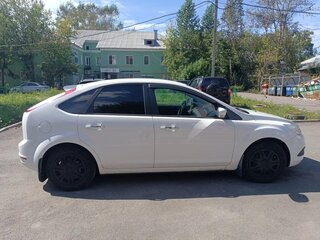 2010 Ford Focus II Рестайлинг, белый, 650000 рублей, вид 5
