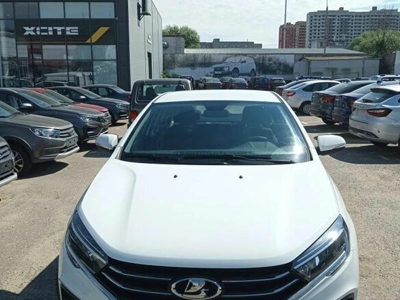 2026 Lada (ВАЗ) Vesta CNG I Рестайлинг (NG), белый - вид 13