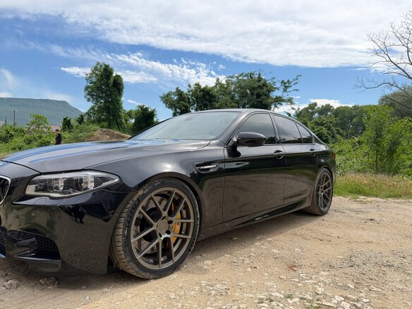 2013 BMW M5 V (F10), чёрный, 3500000 рублей - вид 4