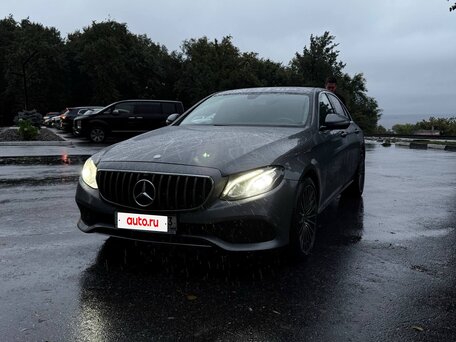 2017 Mercedes-Benz E-Класс 200 V (W213, S213, C238), серый, 2900000 рублей, вид 1