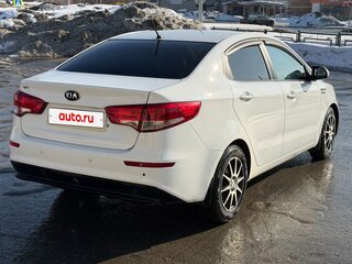 2016 Kia Rio III Рестайлинг, белый, 790000 рублей, вид 3