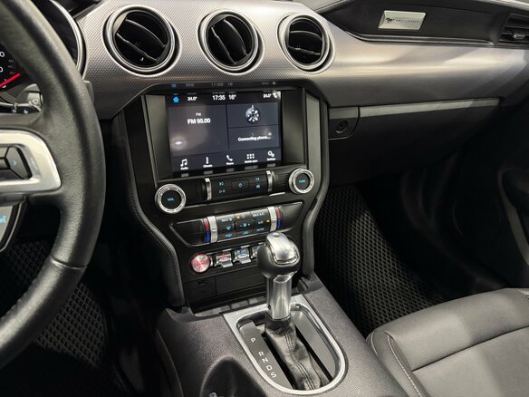 2019 Ford Mustang VI Рестайлинг, серый, 2090000 рублей - вид 11