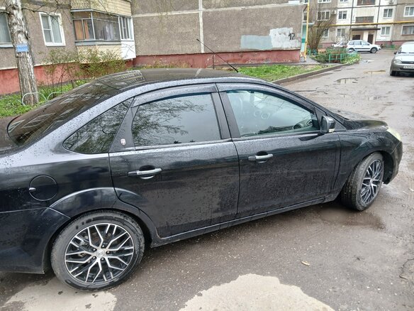 2009 Ford Focus II Рестайлинг, чёрный, 600000 рублей - вид 5