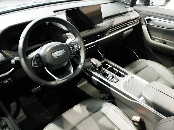 2026 Geely Okavango I Рестайлинг, синий - вид 8