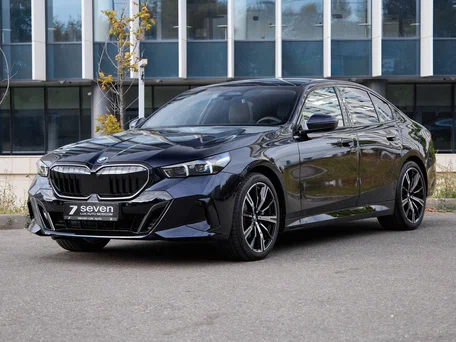2026 BMW 5 серии 530i xDrive VIII (G60/G61/G68), чёрный, 9700000 рублей, вид 1