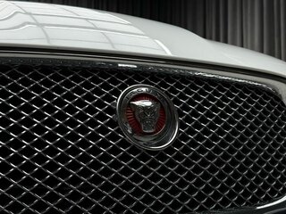 2013 Jaguar XF I Рестайлинг, белый, 1399000 рублей, вид 3
