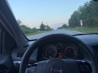 2008 Opel Astra H Рестайлинг, чёрный, 450000 рублей, вид 4
