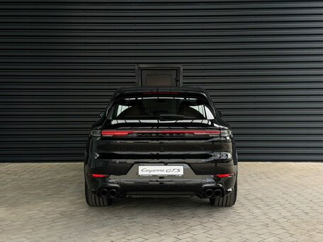 2026 Porsche Cayenne GTS III Рестайлинг, чёрный, 27700000 рублей, вид 4