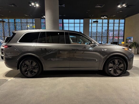 2023 Li Auto (Lixiang) L9 44.5 kWh I, серый, 6790000 рублей - вид 4