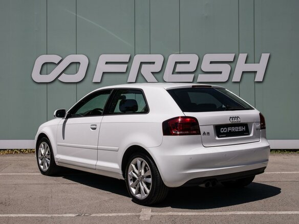 2011 Audi A3 II (8P) Рестайлинг 2, белый - вид 1