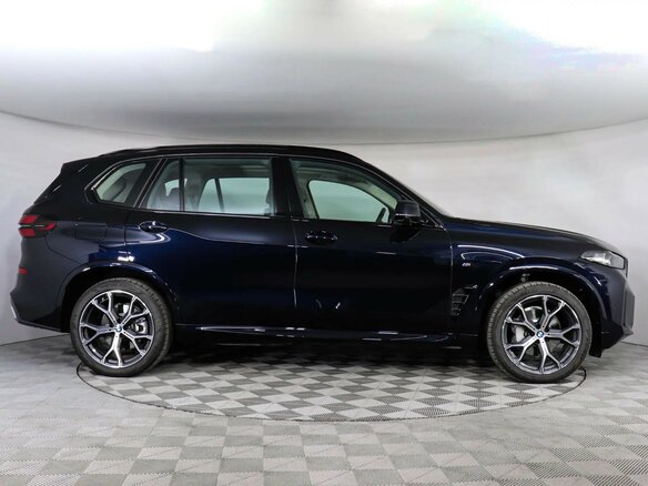 2025 BMW X5 30Li IV (G05/G18) Рестайлинг, синий - вид 2
