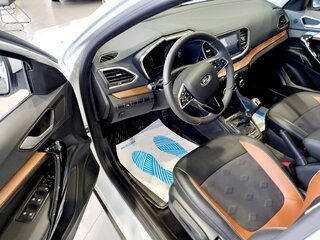2026 Lada (ВАЗ) Vesta Cross I Рестайлинг (NG), белый, 1898000 рублей, вид 4