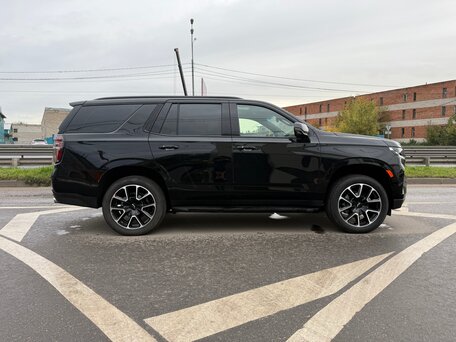 2023 Chevrolet Tahoe V, чёрный, 8490000 рублей, вид 5