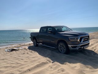 2019 Ram 1500 Crew Cab eTorque V, серый, 6200000 рублей, вид 3