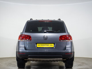 2005 Volkswagen Touareg I, серый, 929000 рублей, вид 5