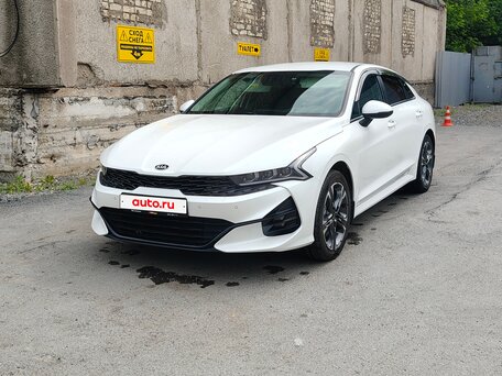 2021 Kia K5 III, белый, 2650000 рублей, вид 1