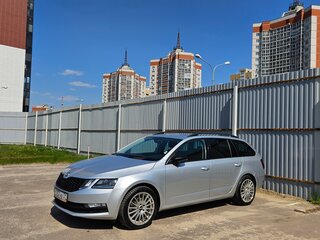 2018 Skoda Octavia III (A7) Рестайлинг, серебристый, 1500000 рублей, вид 1
