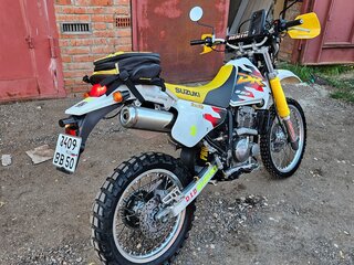Suzuki DR 250
