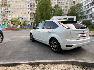 2010 Ford Focus II Рестайлинг, белый, 510000 рублей, вид 5