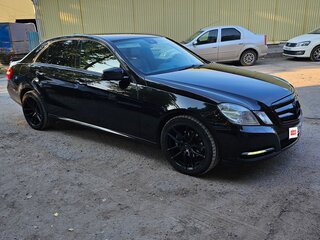2011 Mercedes-Benz E-Класс 200 7G-Tronic IV (W212, S212, C207), чёрный, 1290000 рублей, вид 2